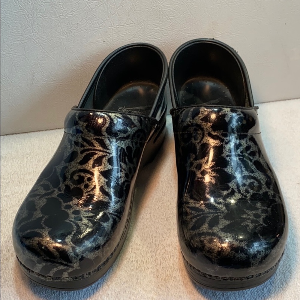 Dansko Floral Pattern Nursing Shoes Sz 40